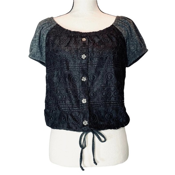 NO Boundaries Lace Front Blouse - Picture 6 of 6